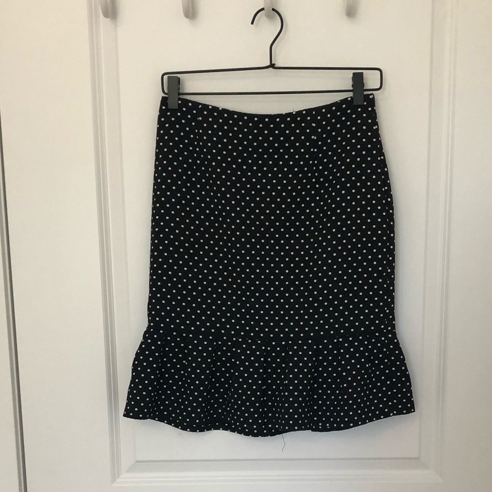 White House Black market skirt